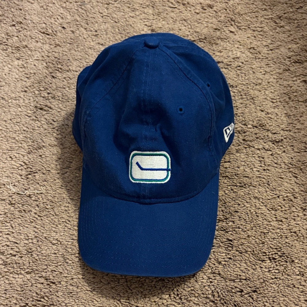 🏒 Canucks Hat 🏒
